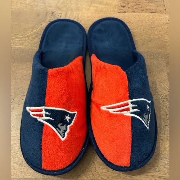 New England Patriots slippers Size L 11-12 - Picture 1 of 6